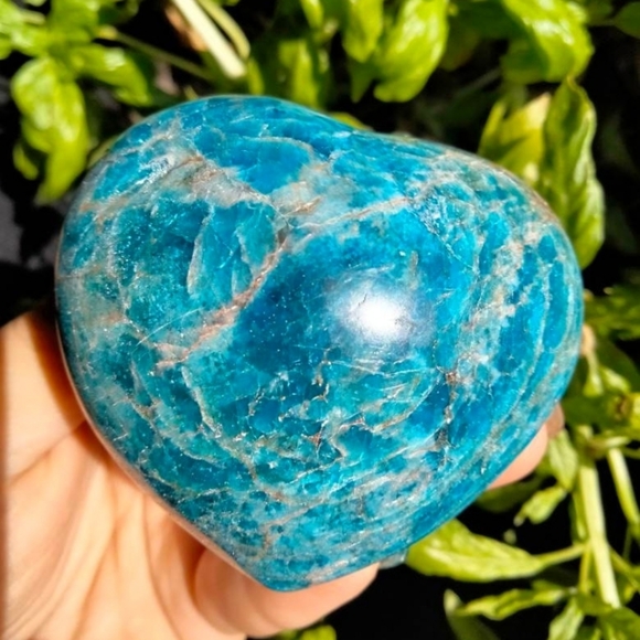 Apatite Crystal Heart Carving Large - Picture 2 of 2